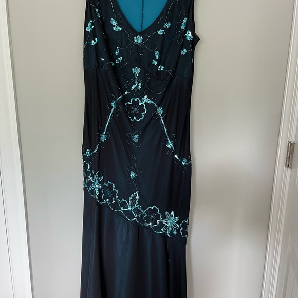 Navy/turquoise mermaid gown. MOB/MOG Never altered turquoise sequins.fully lined - Picture 3 of 5